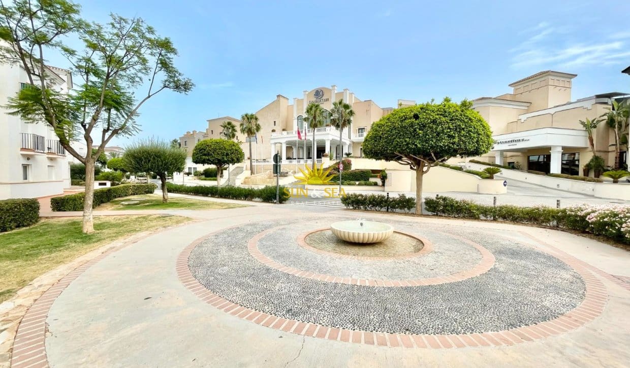 Apartamento de 2 habitaciones en La Torre Golf Resort en alquiler con piscina garaje - 1.150 € (Ref: 9875324)