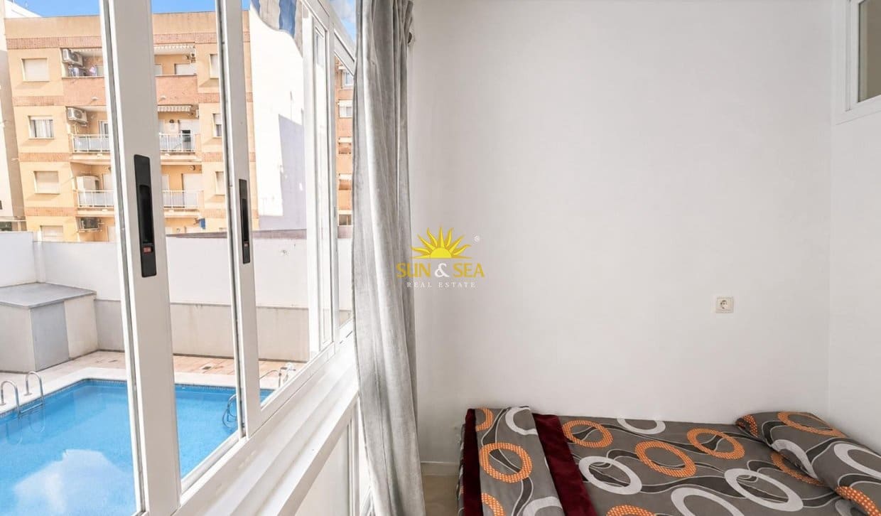 1 bedroom Apartment for sale in Torrevieja - € 97,000 (Ref: 9875509)