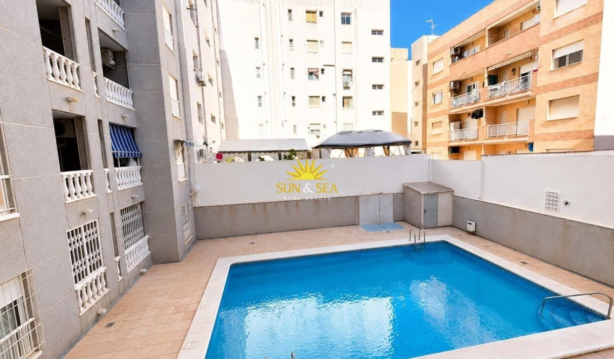1 bedroom Apartment for sale in Torrevieja - € 97,000 (Ref: 9875509)