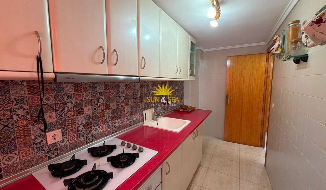 2 soveværelse Lejlighed til salg i Torrevieja - € 129.000 (Ref: 9877244)