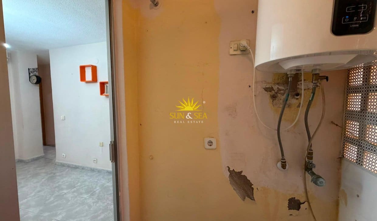 2 soveværelse Lejlighed til salg i Torrevieja - € 129.000 (Ref: 9877244)