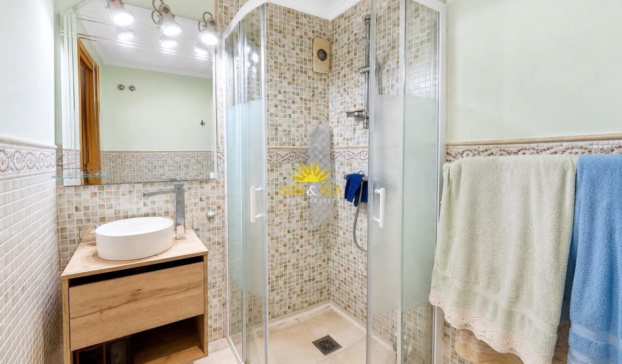 2 soveværelse Lejlighed til salg i Torrevieja - € 129.000 (Ref: 9877244)