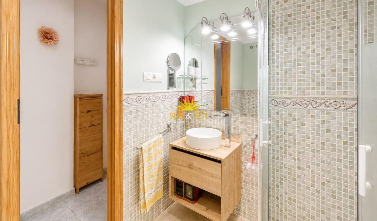 2 soveværelse Lejlighed til salg i Torrevieja - € 129.000 (Ref: 9877244)
