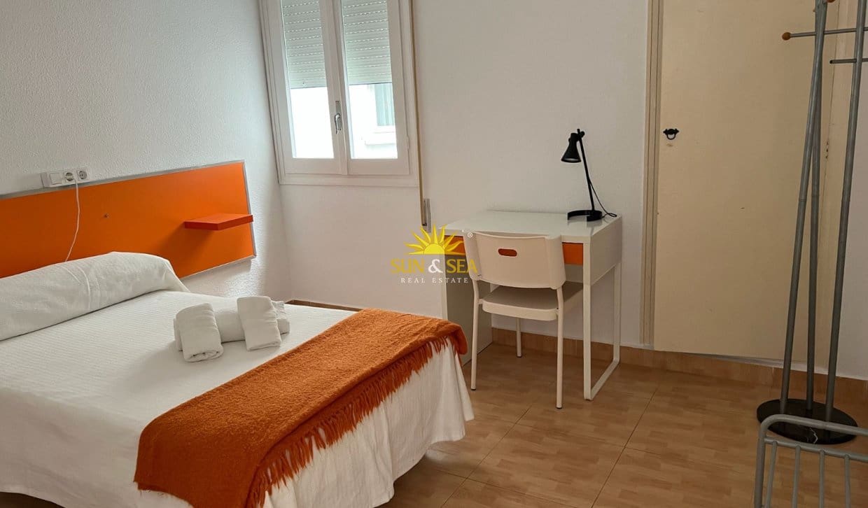 4 sovrum Lägenhet att hyra i Cartagena - 1 050 € (Ref: 9877564)