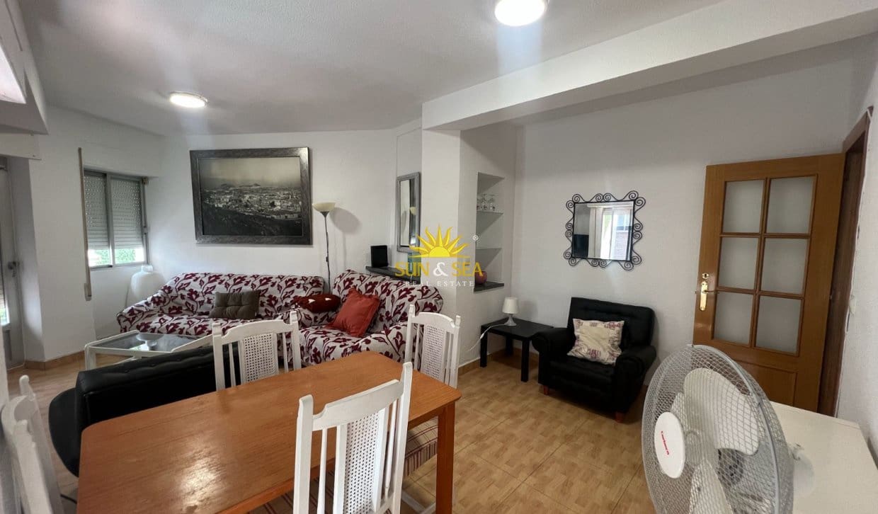 4 sovrum Lägenhet att hyra i Cartagena - 1 050 € (Ref: 9877564)