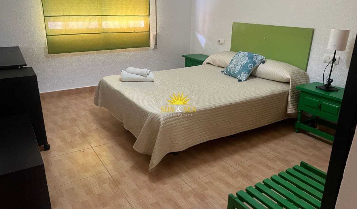 4 sovrum Lägenhet att hyra i Cartagena - 1 050 € (Ref: 9877564)