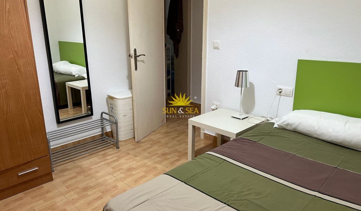 4 sovrum Lägenhet att hyra i Cartagena - 1 050 € (Ref: 9877564)