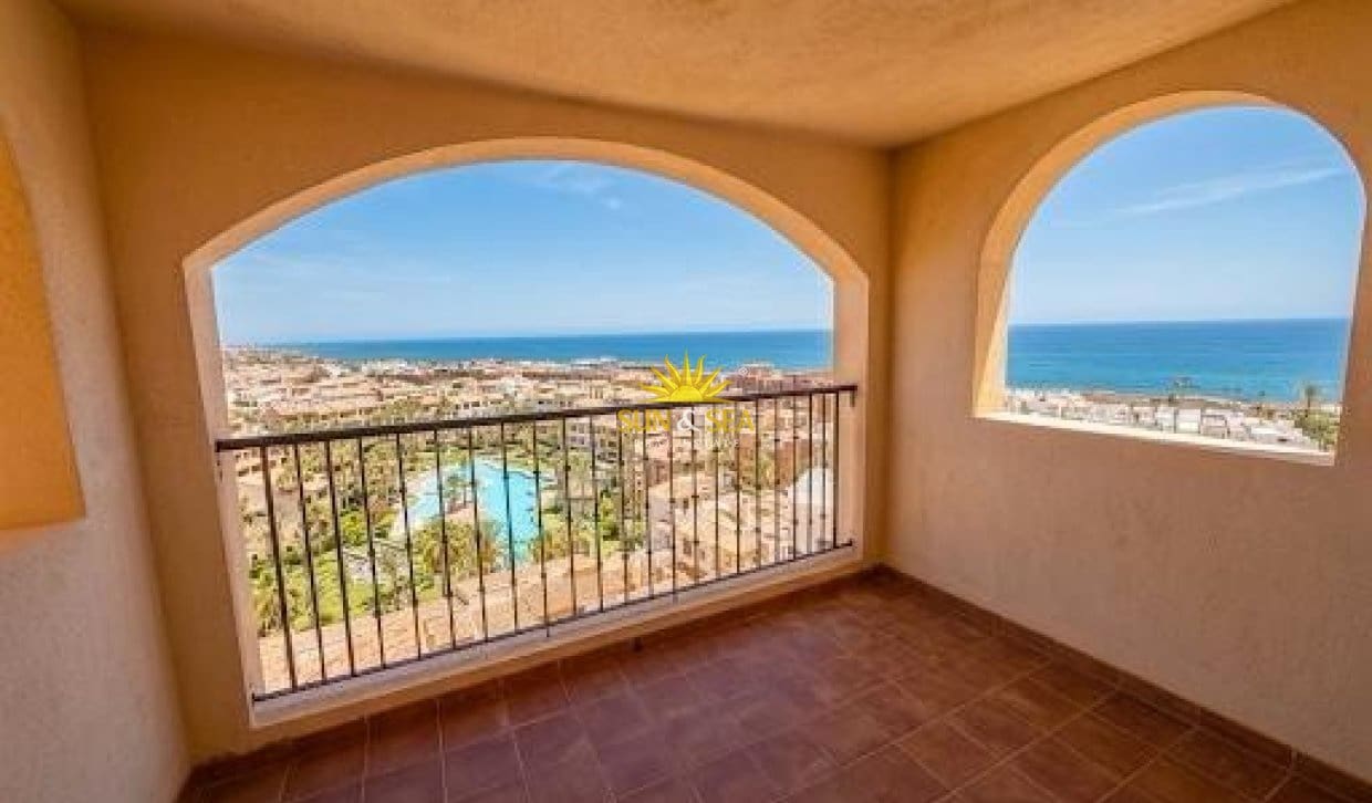 2 sovrum Lägenhet att hyra i Torrevieja med pool - 900 € (Ref: 9877565)
