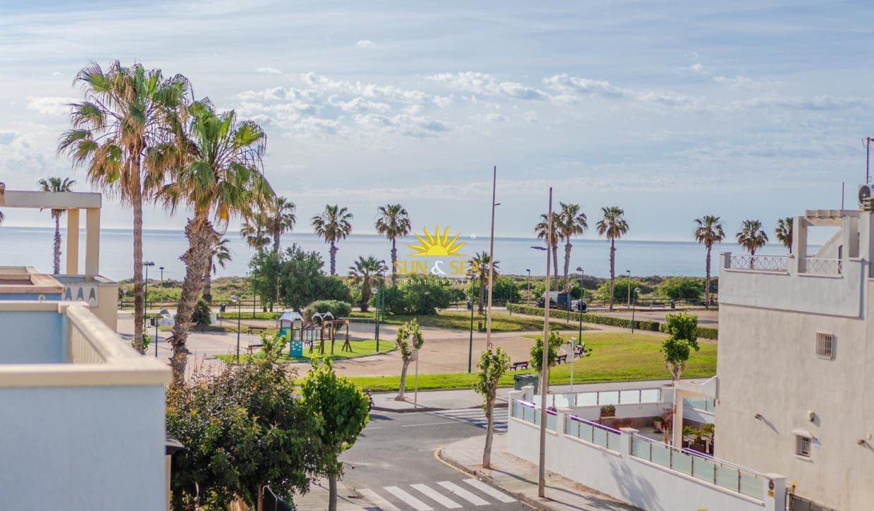 2 bedroom Apartment for rent in Pilar de la Horadada - € 1,100 (Ref: 9879543)