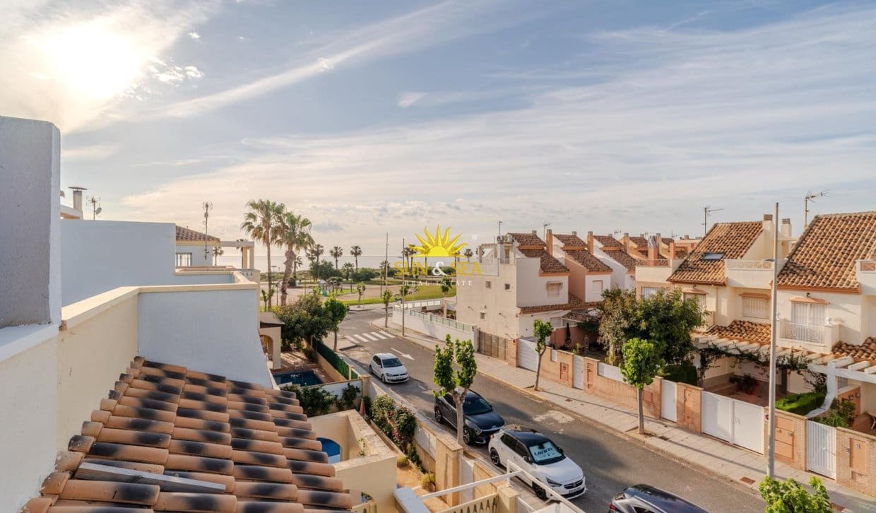 2 bedroom Apartment for rent in Pilar de la Horadada - € 1,100 (Ref: 9879543)