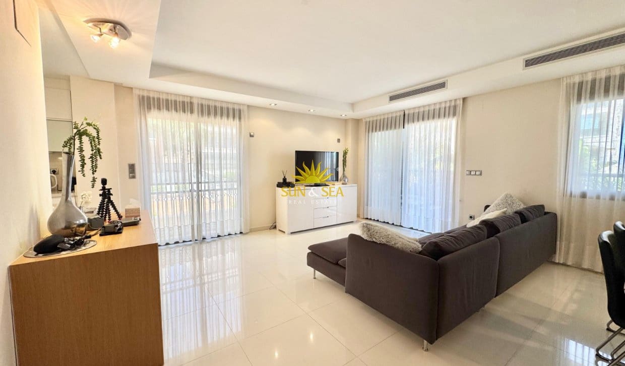 3 camera da letto Appartamento in vendita in Guardamar del Segura con piscina garage - 315.000 € (Rif: 9879744)