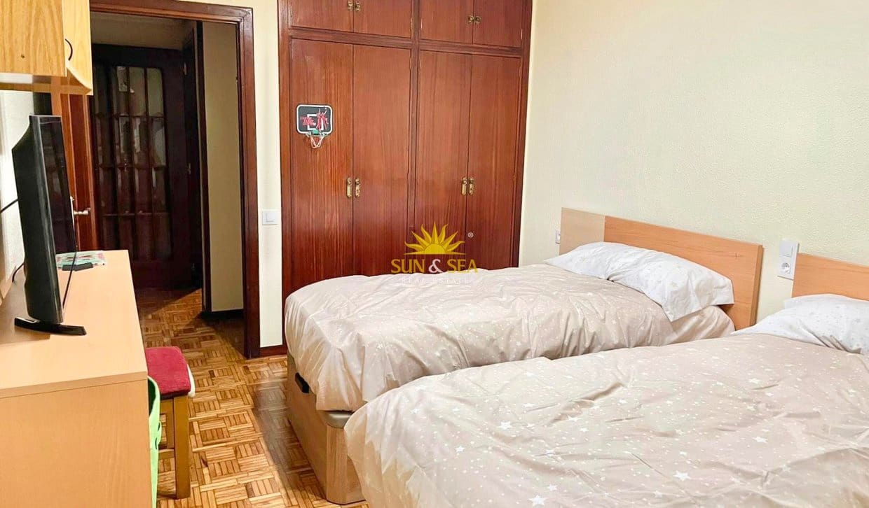 4 soverom Leilighet til leie i Cartagena - € 1 200 (Ref: 9879885)