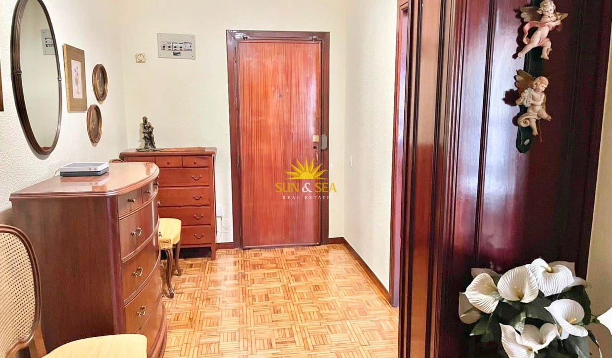 4 soverom Leilighet til leie i Cartagena - € 1 200 (Ref: 9879885)