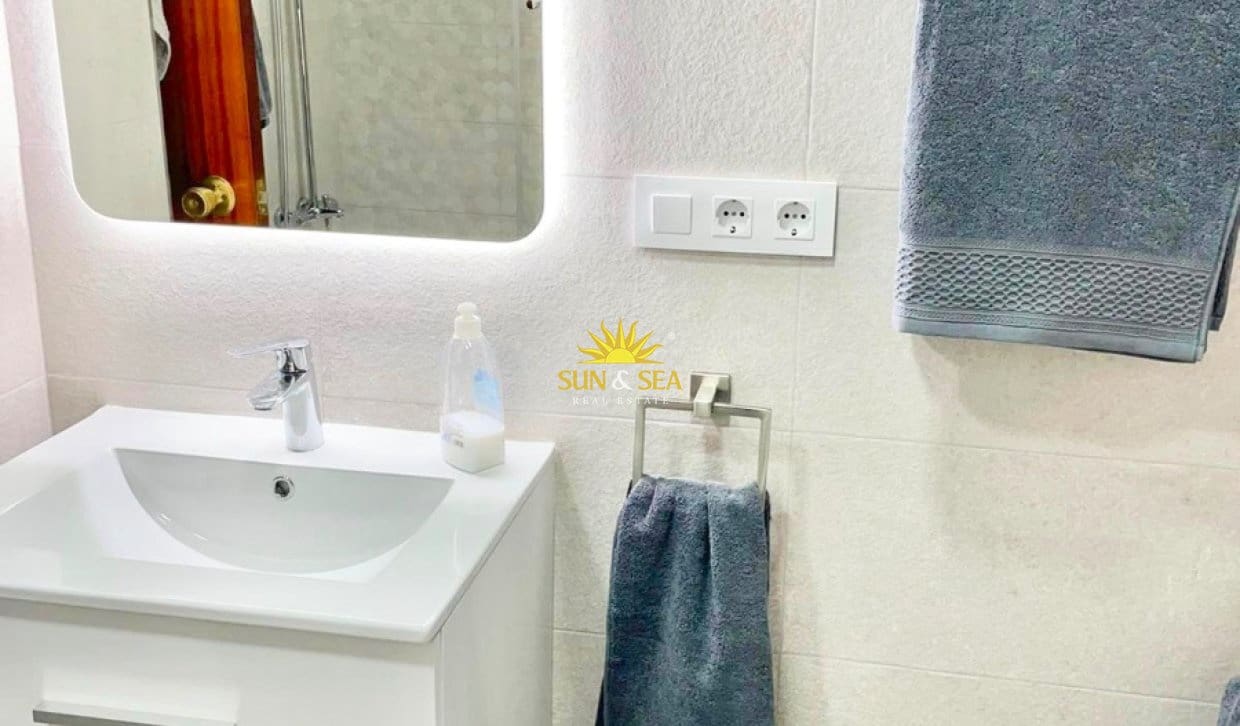 4 soverom Leilighet til leie i Cartagena - € 1 200 (Ref: 9879885)