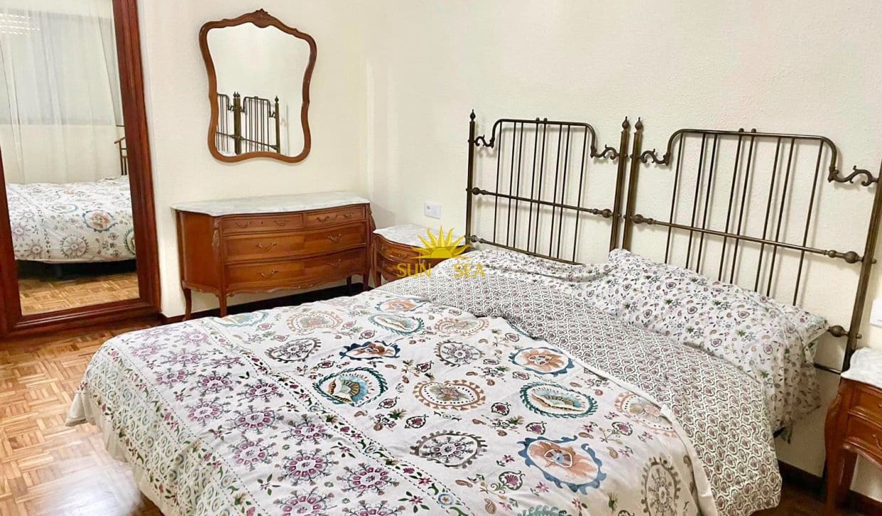 4 soverom Leilighet til leie i Cartagena - € 1 200 (Ref: 9879885)