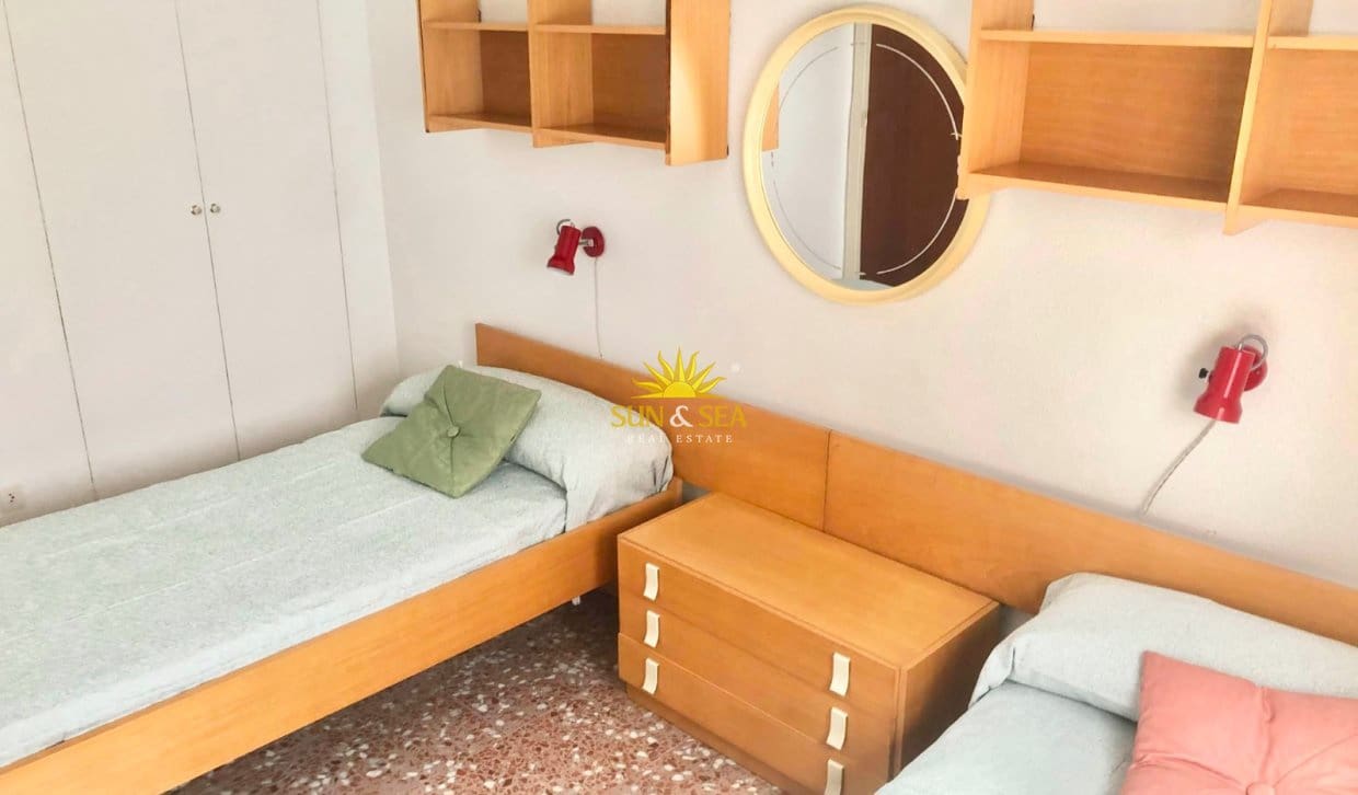 3 sovrum Lägenhet att hyra i Cartagena - 1 000 € (Ref: 9879886)