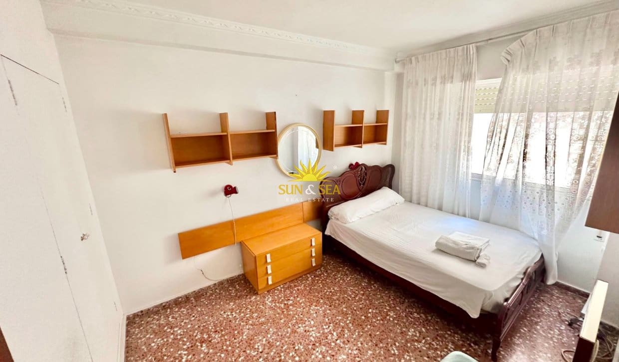 3 sovrum Lägenhet att hyra i Cartagena - 1 000 € (Ref: 9879886)