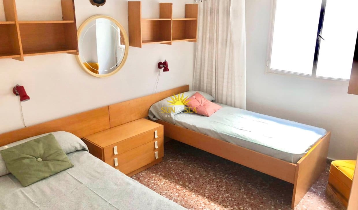 3 sovrum Lägenhet att hyra i Cartagena - 1 000 € (Ref: 9879886)