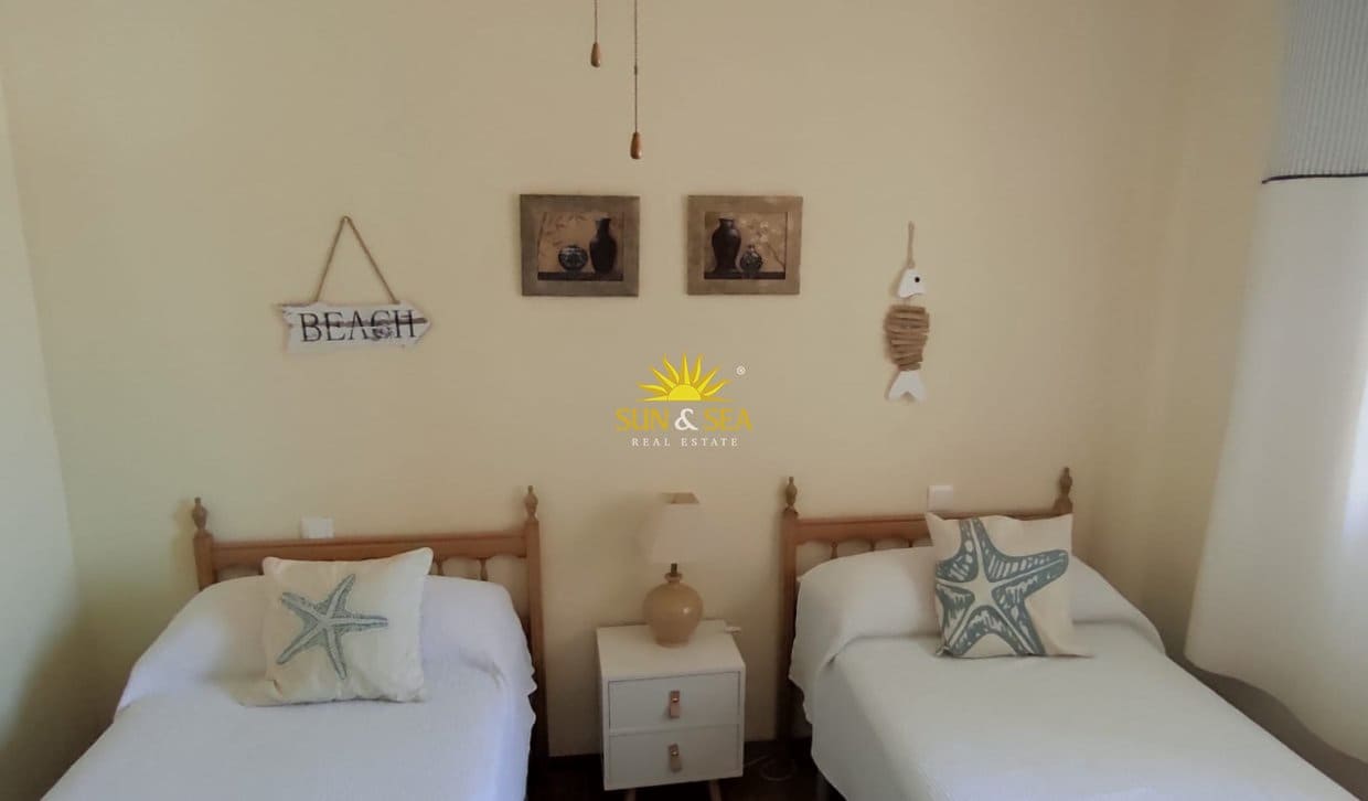 Appartement de 2 chambres de location de vacances à La Manga del Mar Menor avec piscine - 600 € (Ref: 9882444)