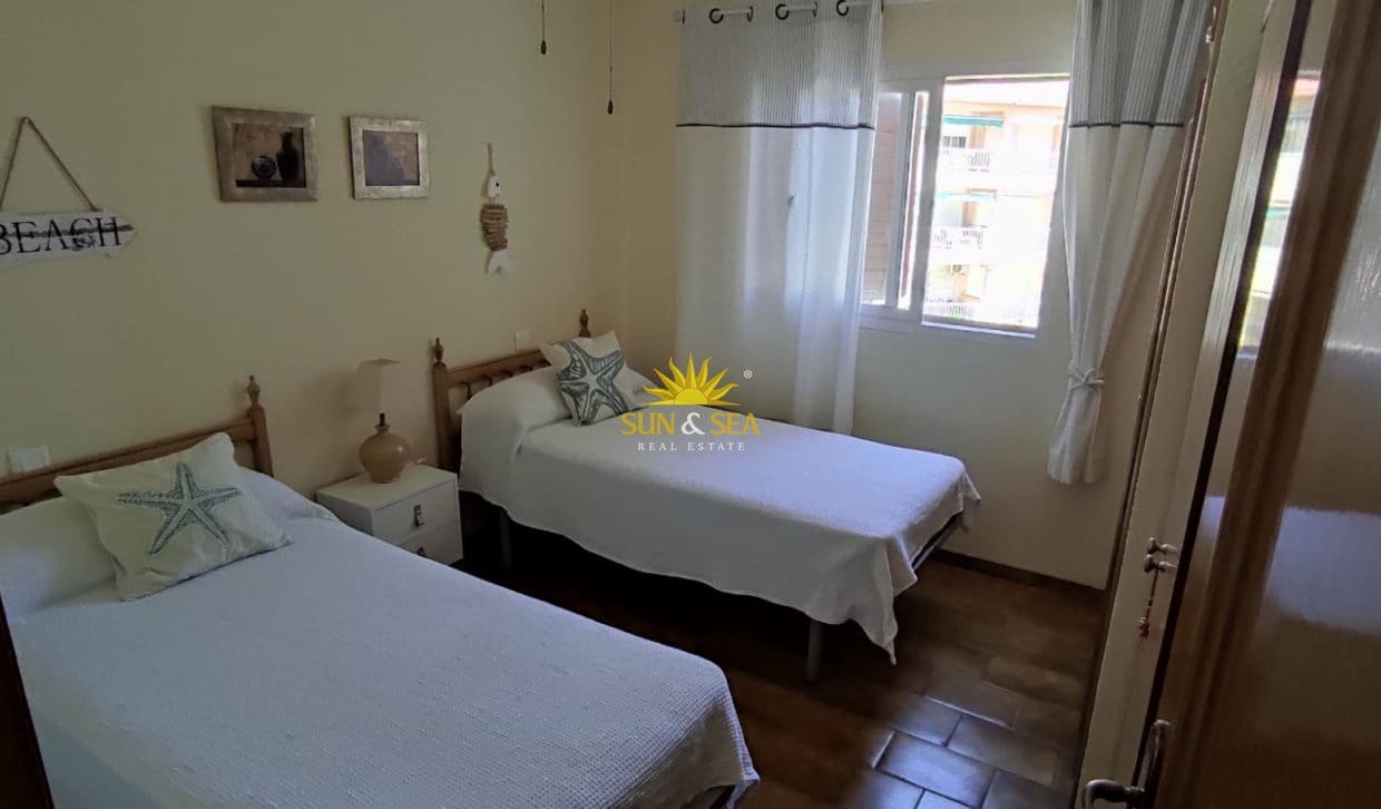 Appartement de 2 chambres de location de vacances à La Manga del Mar Menor avec piscine - 600 € (Ref: 9882444)