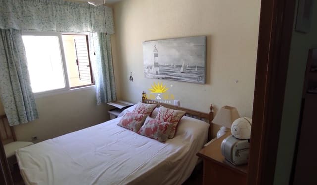 Appartement de 2 chambres de location de vacances à La Manga del Mar Menor avec piscine - 600 € (Ref: 9882444)