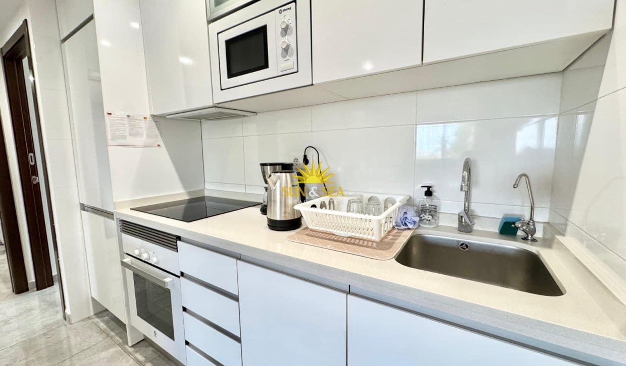 3 bedroom Apartment for rent in Torrevieja with pool - € 1,200 (Ref: 9882612)