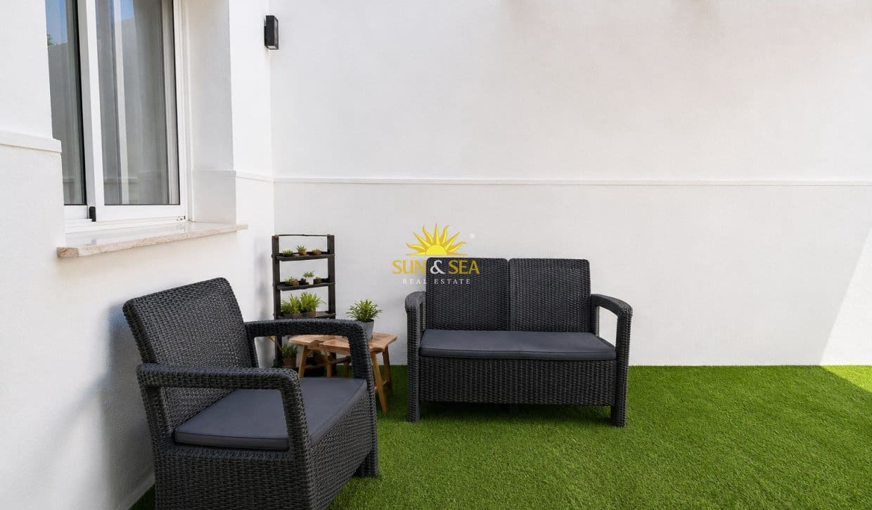 Pareado de 4 habitaciones en Santiago de la Ribera en venta con piscina garaje - 229.000 € (Ref: 9883589)