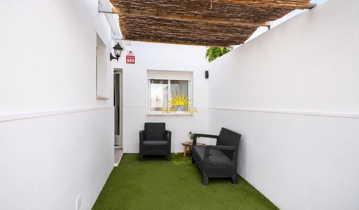 Pareado de 4 habitaciones en Santiago de la Ribera en venta con piscina garaje - 229.000 € (Ref: 9883589)