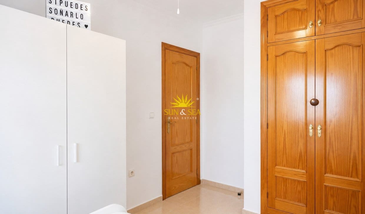 Pareado de 4 habitaciones en Santiago de la Ribera en venta con piscina garaje - 229.000 € (Ref: 9883589)