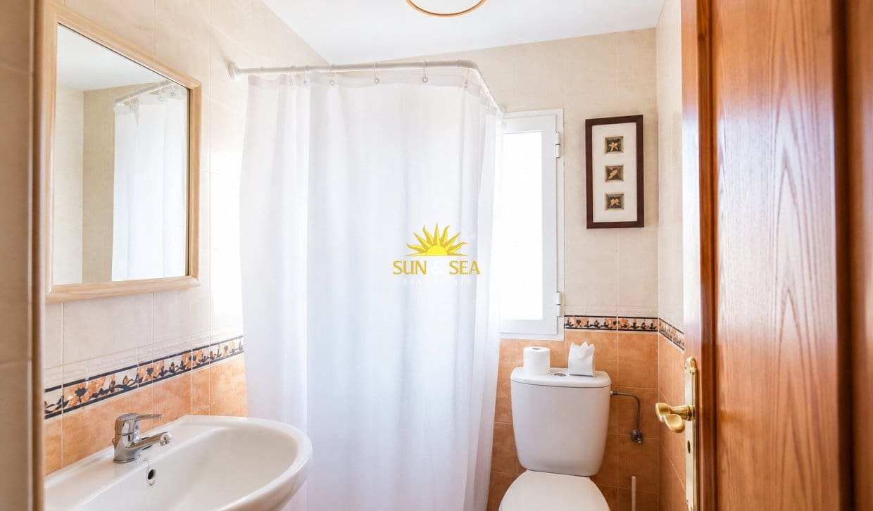 Pareado de 4 habitaciones en Santiago de la Ribera en venta con piscina garaje - 229.000 € (Ref: 9883589)