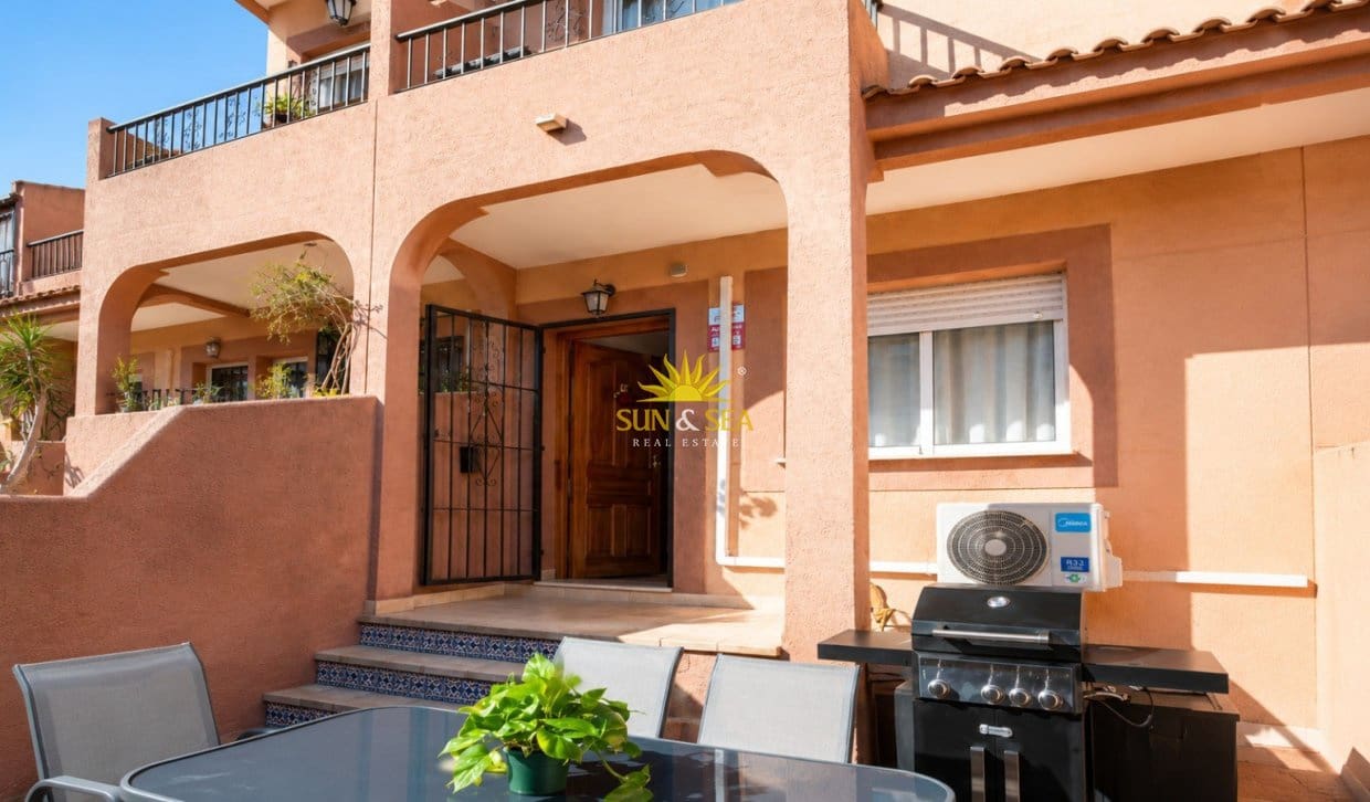 Pareado de 4 habitaciones en Santiago de la Ribera en venta con piscina garaje - 229.000 € (Ref: 9883589)