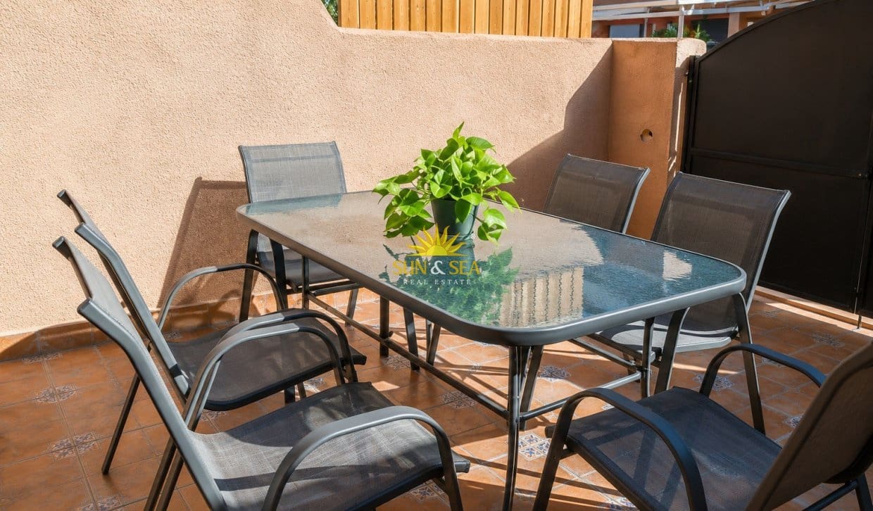 Pareado de 4 habitaciones en Santiago de la Ribera en venta con piscina garaje - 229.000 € (Ref: 9883589)