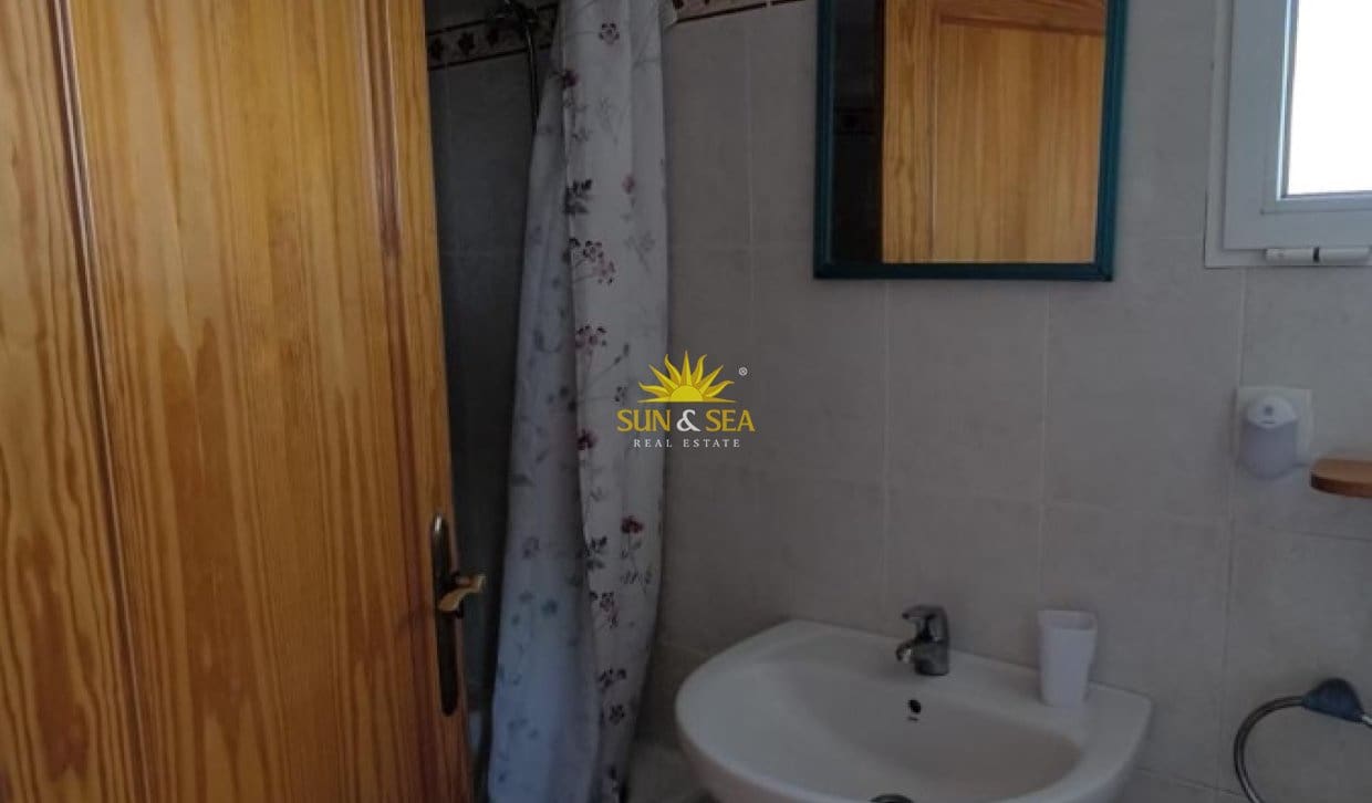 2 sypialnia Apartament do wynajęcia w Playa Honda z basenem garażem - 750 € (Ref: 9883858)