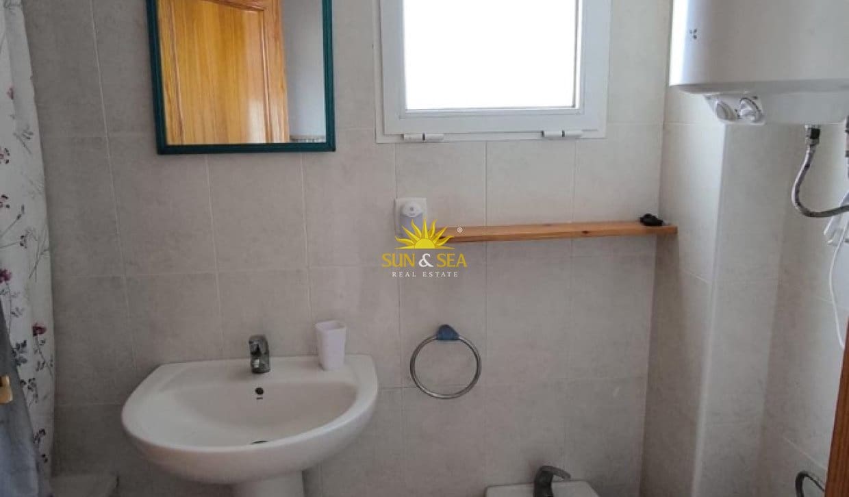 2 sypialnia Apartament do wynajęcia w Playa Honda z basenem garażem - 750 € (Ref: 9883858)