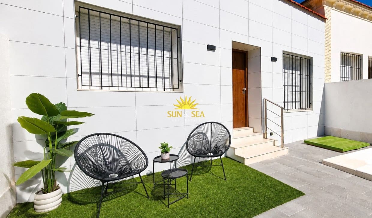 3 chambre Bungalow à vendre à San Javier avec piscine garage - 249 000 € (Ref: 9883859)