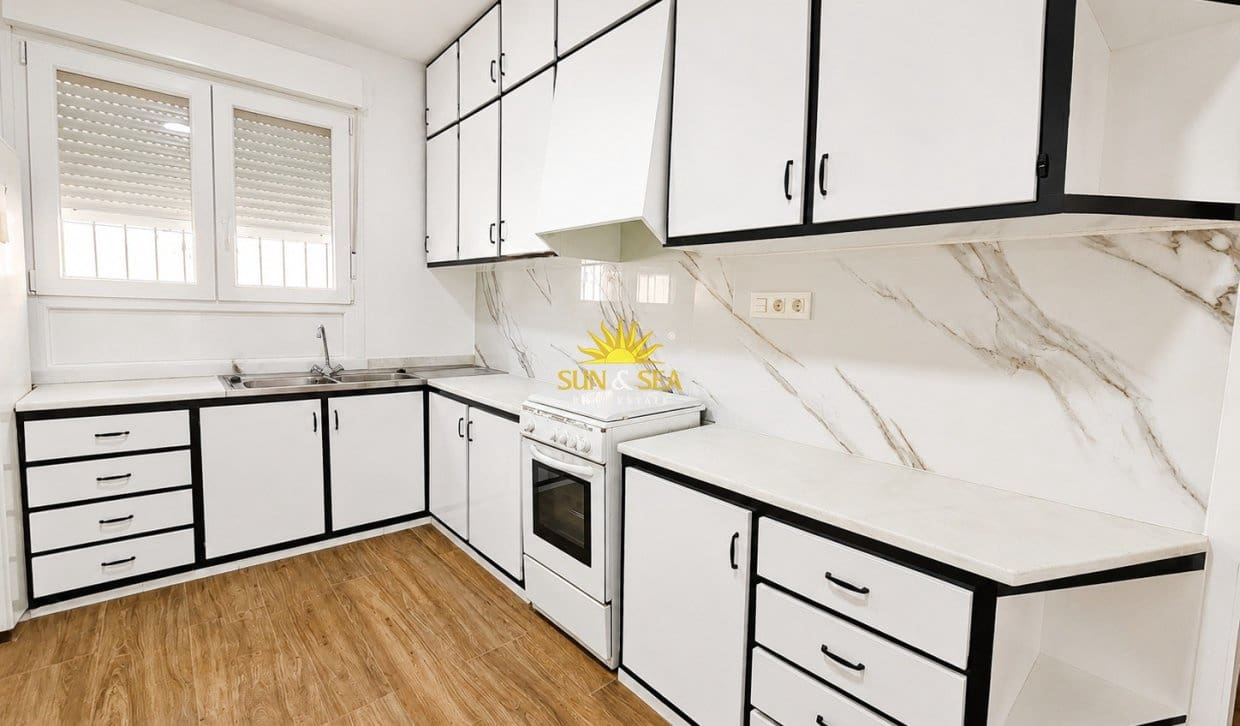 3 makuuhuone Huoneisto myytävänä paikassa San Pedro del Pinatar mukana 
autotalli - 174 900 € (Ref: 9883860)