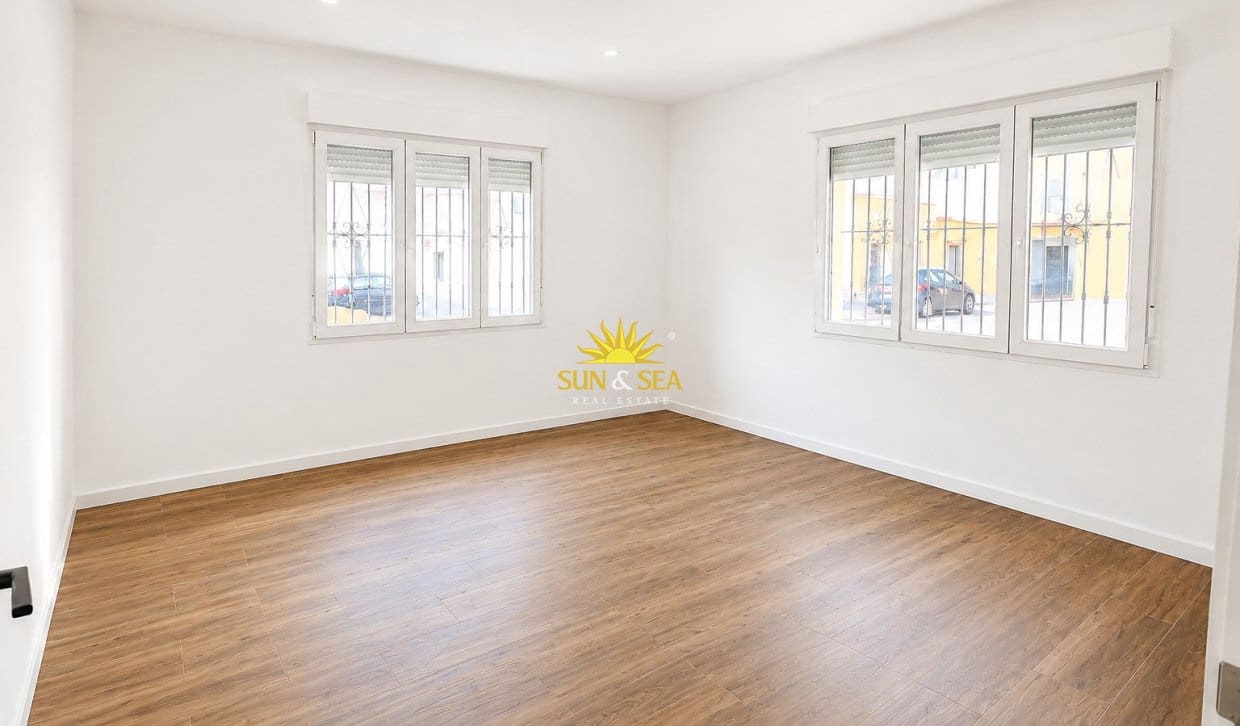3 makuuhuone Huoneisto myytävänä paikassa San Pedro del Pinatar mukana 
autotalli - 174 900 € (Ref: 9883860)