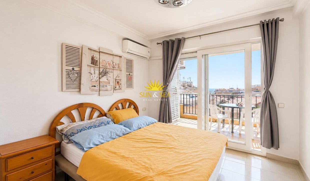 1 Zimmer Penthouse zu verkaufen in La Mata mit Pool - 150.000 € (Ref: 9889152)