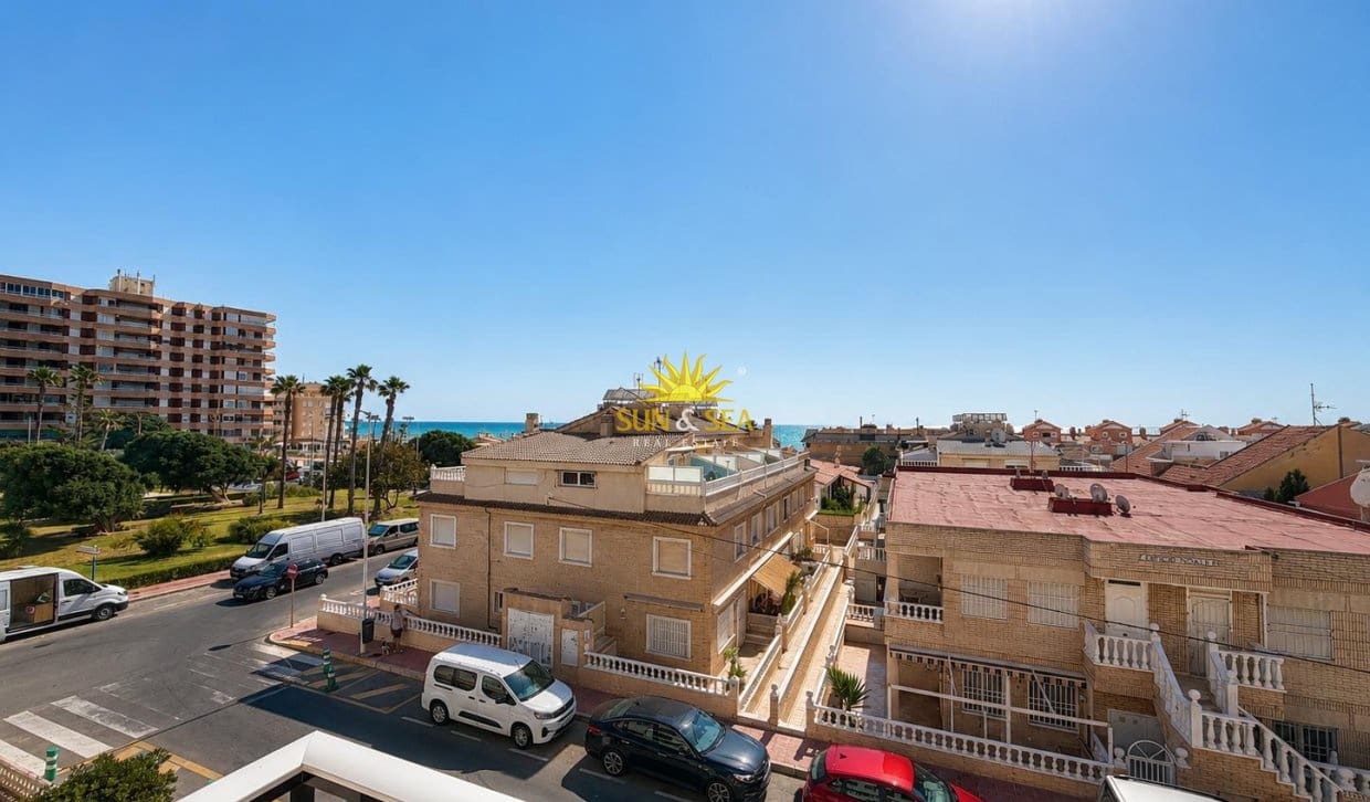 1 Zimmer Penthouse zu verkaufen in La Mata mit Pool - 150.000 € (Ref: 9889152)