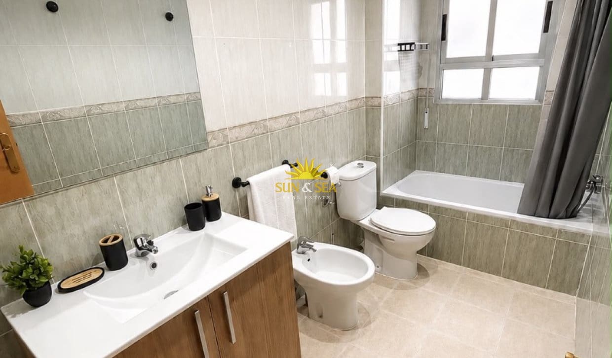 3 camera da letto Appartamento da affittare in La Mata - 1.000 € (Rif: 9889300)