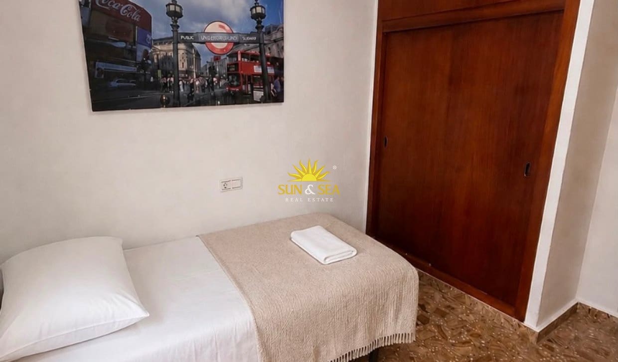 3 camera da letto Appartamento da affittare in La Mata - 1.000 € (Rif: 9889300)