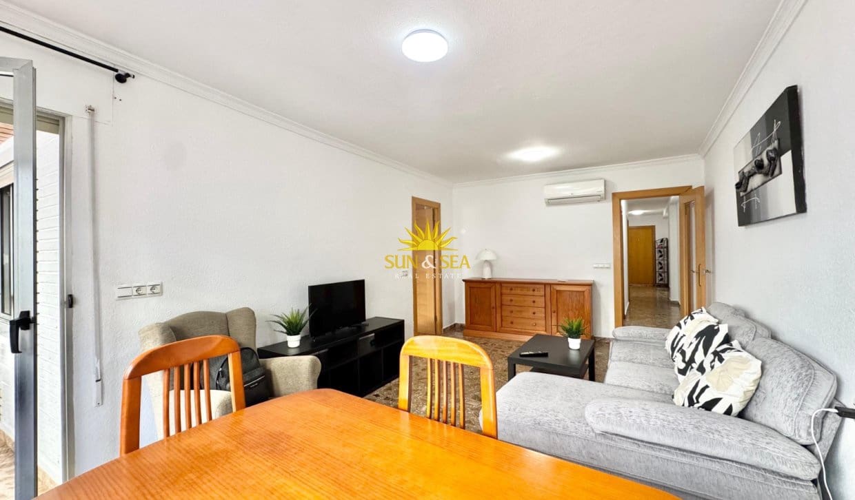 3 bedroom Apartment for rent in La Mata - € 1,100 (Ref: 9889300)