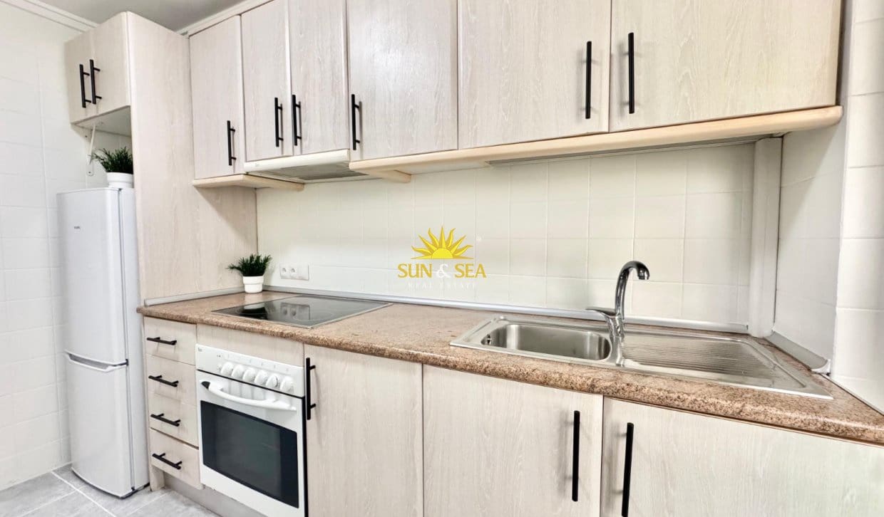 3 bedroom Apartment for rent in La Mata - € 1,100 (Ref: 9889300)