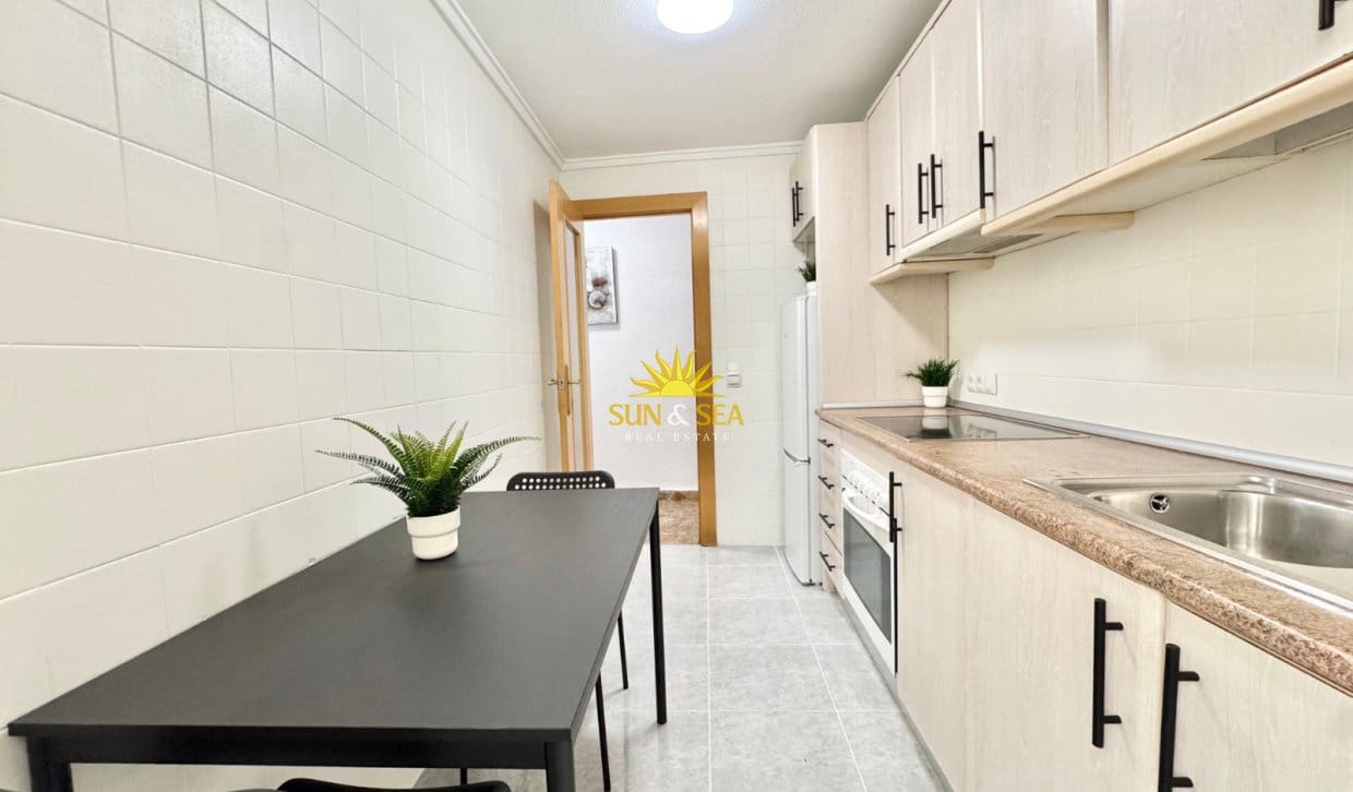 3 bedroom Apartment for rent in La Mata - € 1,100 (Ref: 9889300)