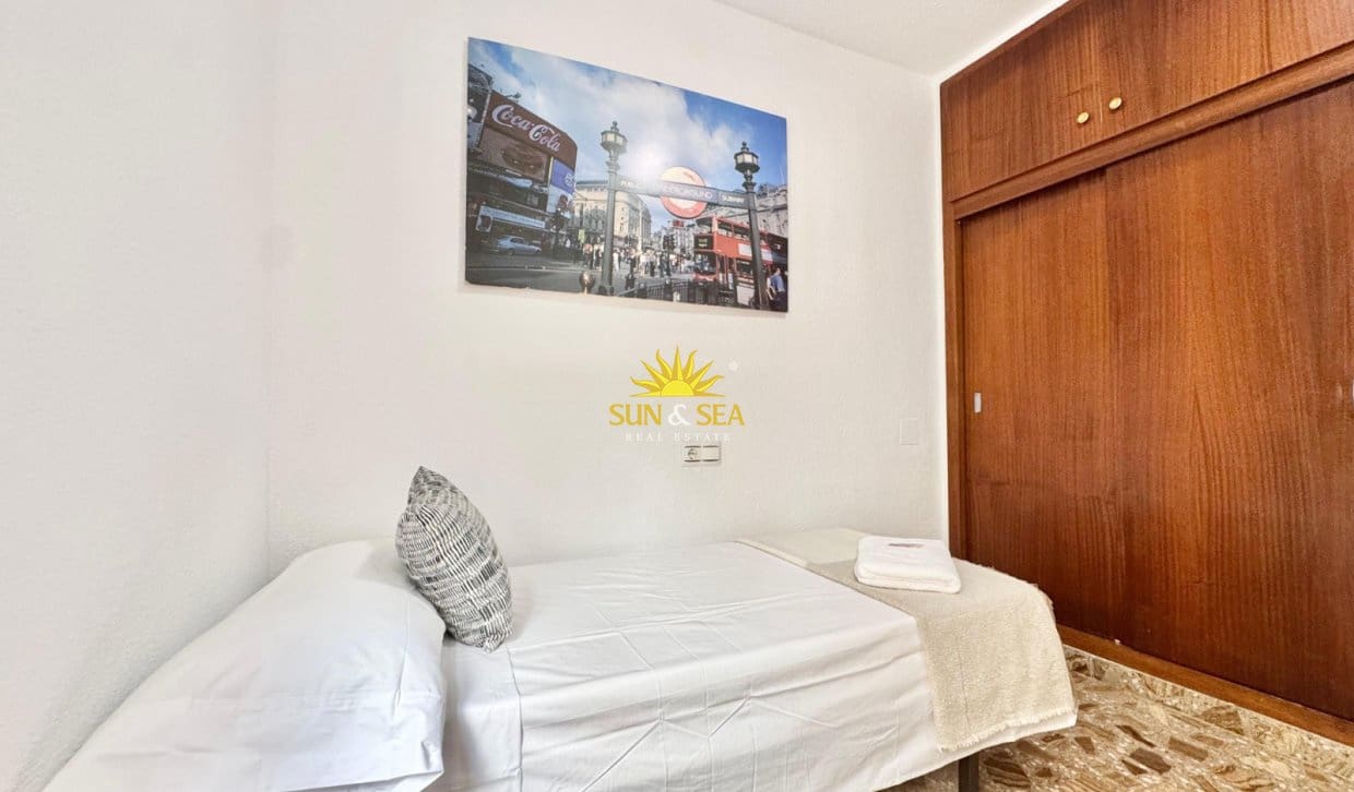 3 bedroom Apartment for rent in La Mata - € 1,100 (Ref: 9889300)