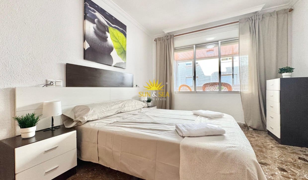 3 bedroom Apartment for rent in La Mata - € 1,100 (Ref: 9889300)