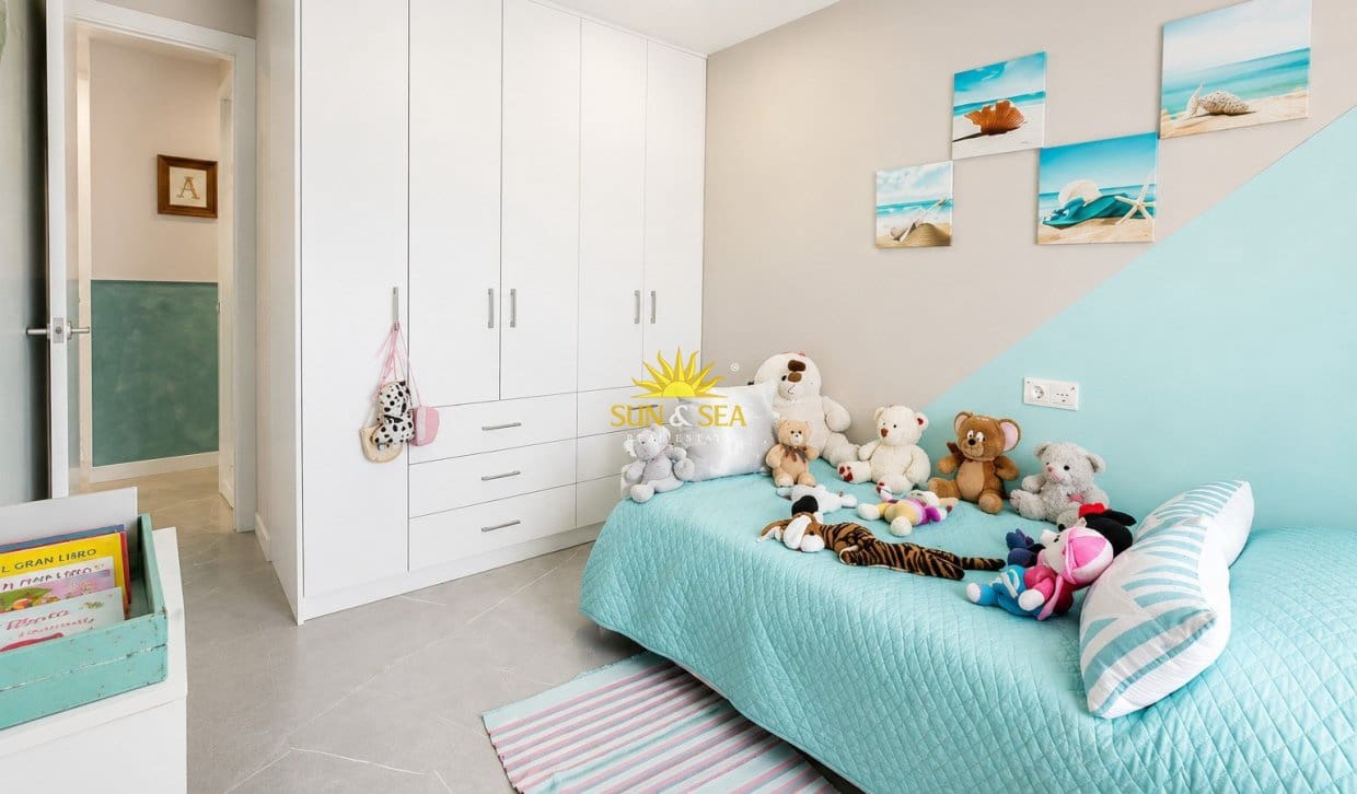 5 soveværelse Lejlighed til salg i Lo Pagan med garage - € 269.000 (Ref: 9889371)