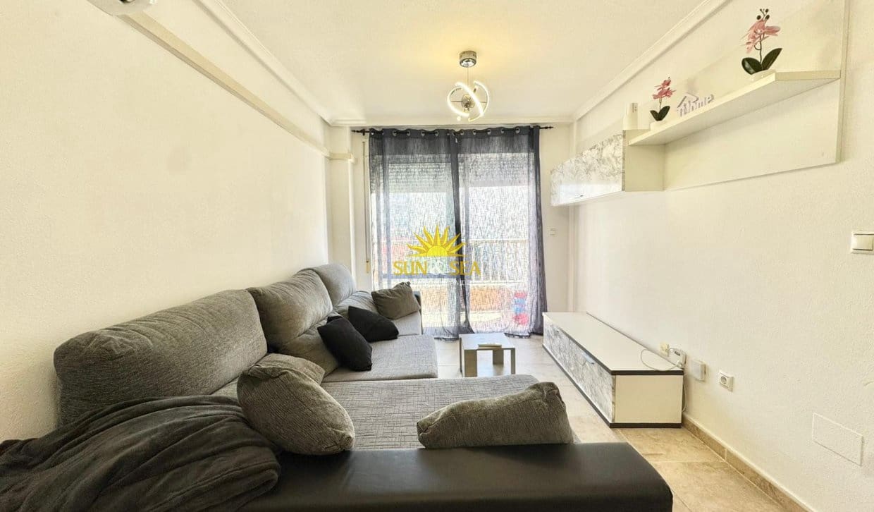 2 bedroom Apartment for rent in Torrevieja - € 750 (Ref: 9890677)