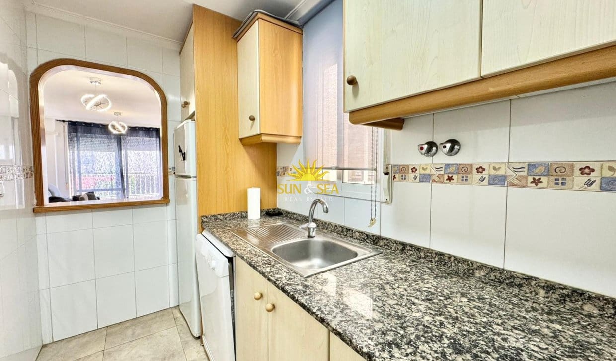 2 bedroom Apartment for rent in Torrevieja - € 750 (Ref: 9890677)