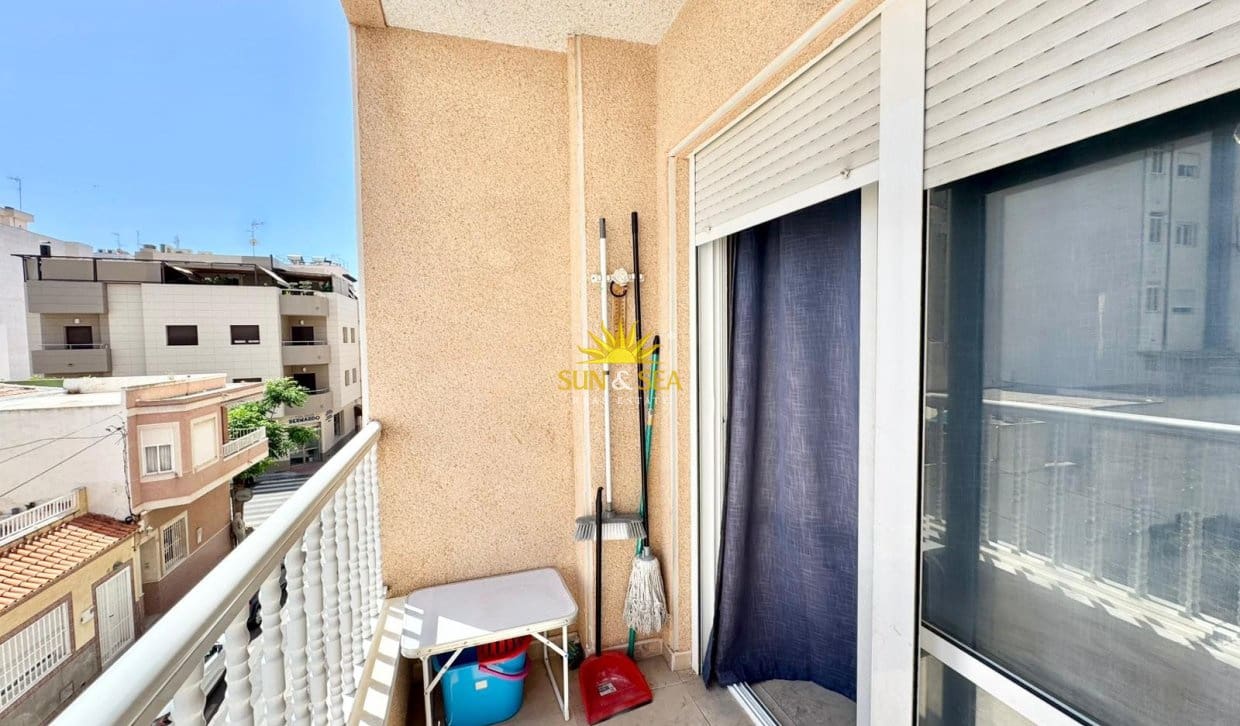 2 bedroom Apartment for rent in Torrevieja - € 750 (Ref: 9890677)